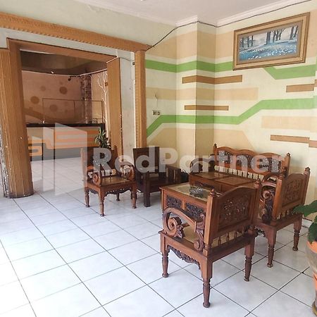 OYO 3956 Hotel Palem 2 Malang Buitenkant foto