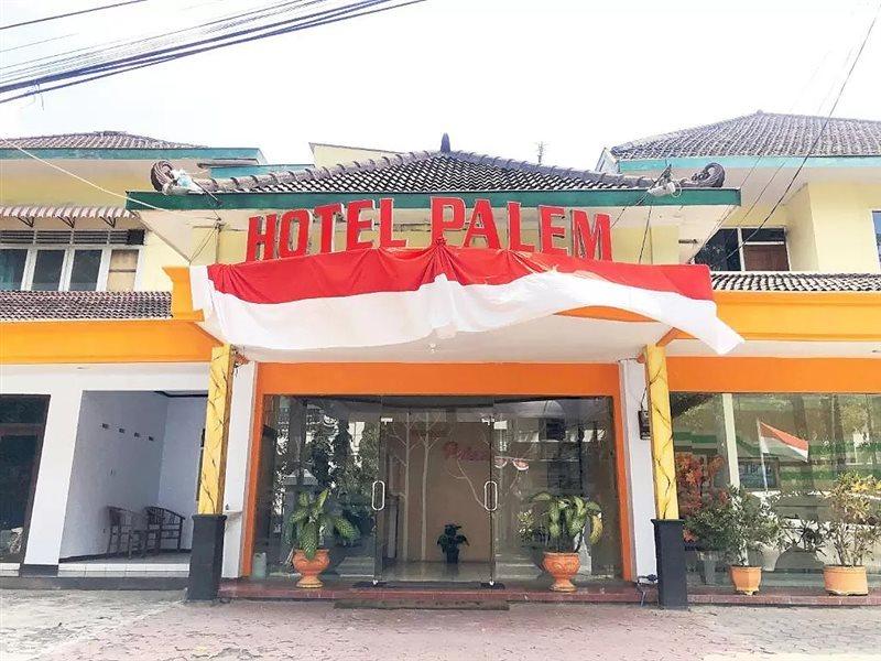 OYO 3956 Hotel Palem 2 Malang Buitenkant foto