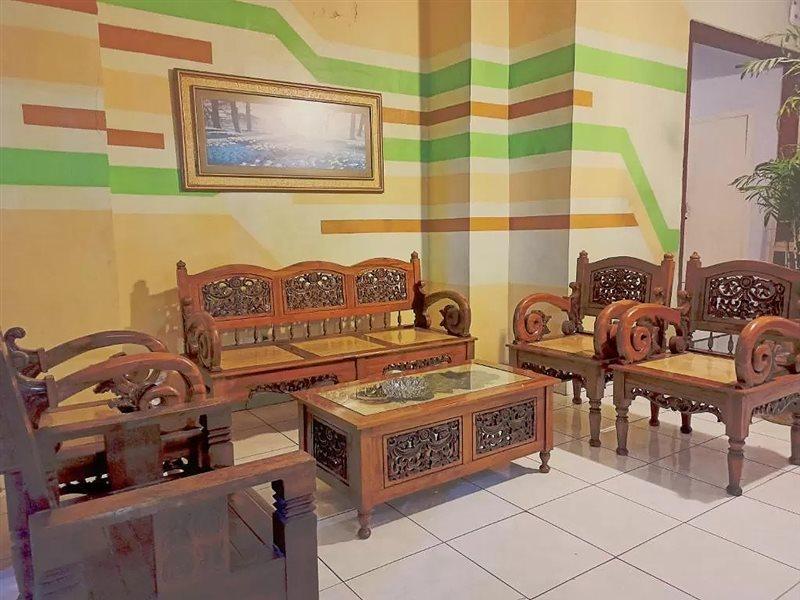 OYO 3956 Hotel Palem 2 Malang Buitenkant foto