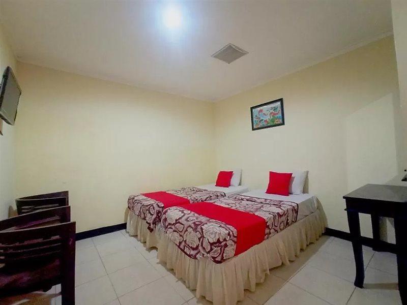 OYO 3956 Hotel Palem 2 Malang Buitenkant foto