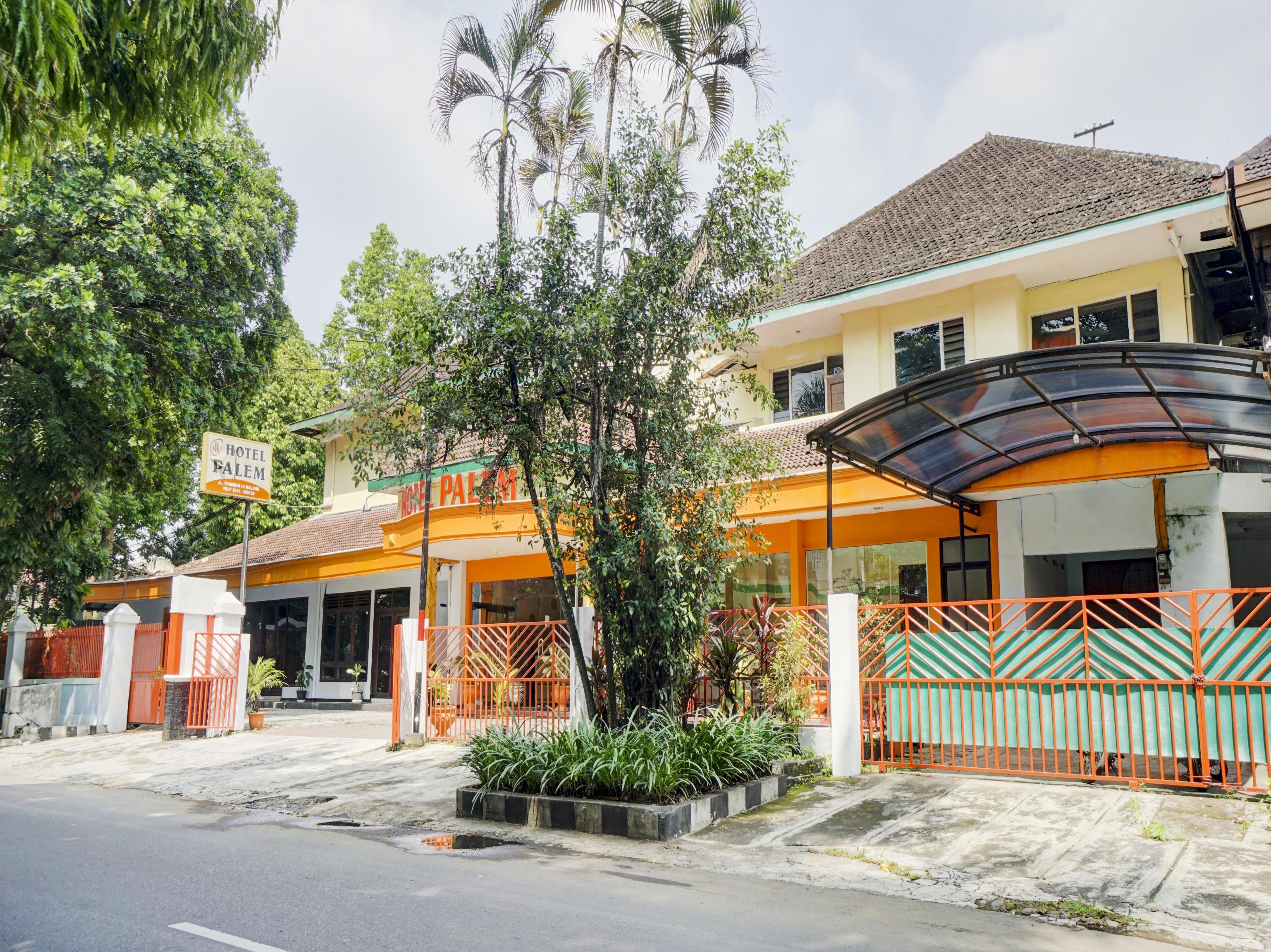 OYO 3956 Hotel Palem 2 Malang Buitenkant foto